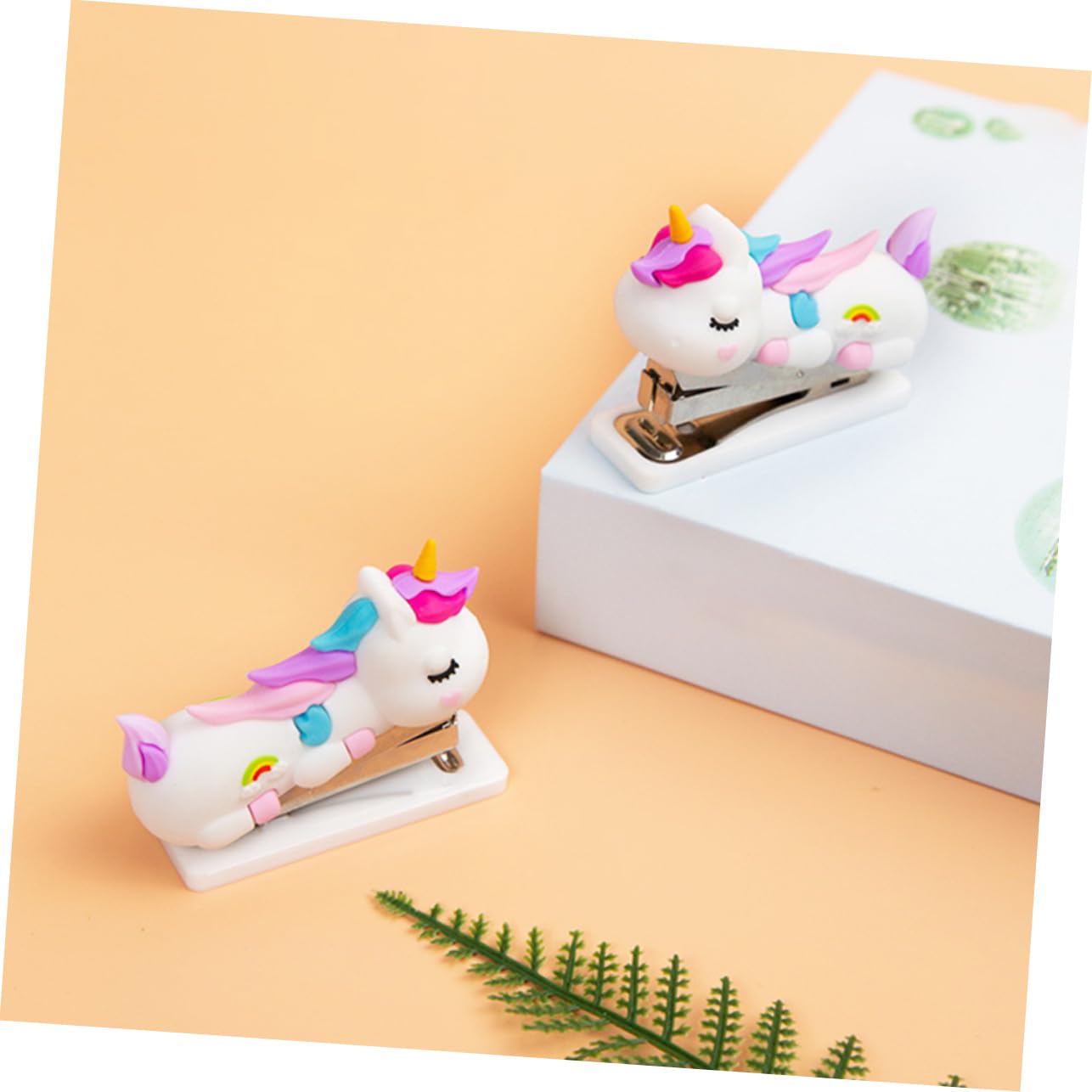 HOMSFOU 3 Set Mini Base Scuola Piccolo Macchina Carino Scrivania Cucitrice Servizi Di Animale Carini Cerogde Per L'ufficio Di Casa Cute Cupler Mini Acciaio Inossidabile 3 Pezzi * 3