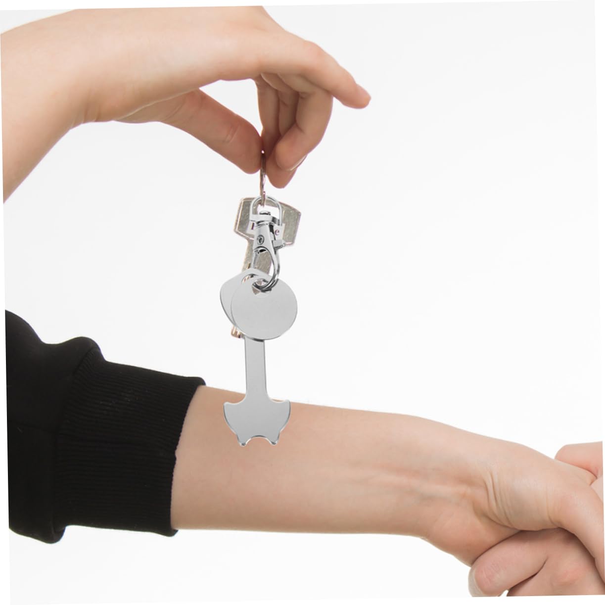 Amazon.co.jp: Ciieeo 3個ショッピングカートトークン キーチェーン 亜合製 メタルコイン バッグペンダントチャーム 転式スナップフック付き  : ファッション