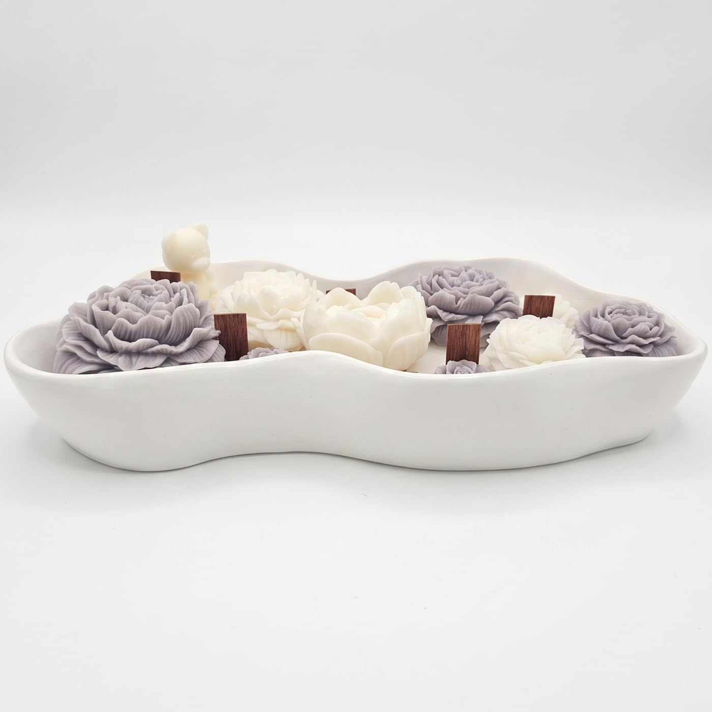 Duftkerze Blühende Wolke – handgegossene Designerkerze, Duft Paris, 5 Knister-Holzdochte, ca. 35–40 Std. Brenndauer, vegan, Zartrosa/Weiß/Grau