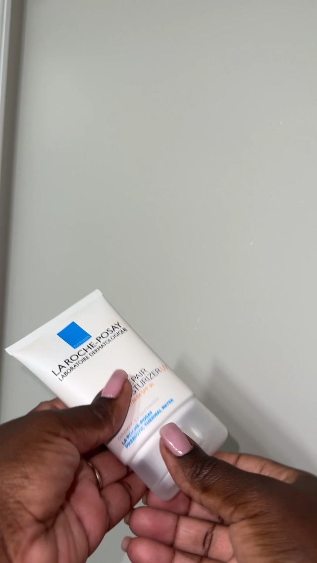 La Roche-Posay Anthelios Melt-In Milk Sunscreen SPF 60, Sunscreen For Body & Face, Broad Spectrum SPF + Antioxidants, Oil Free, Lightweight & Fast Absorbing, Oxybenzone Free