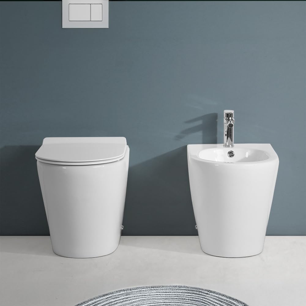 Coppia Sanitari Filomuro Serie Ukra WC E Bidet In Ceramica Bianco Tecnologia Rimless Per Igiene Totale Completi Di Copriwc Soft-Close