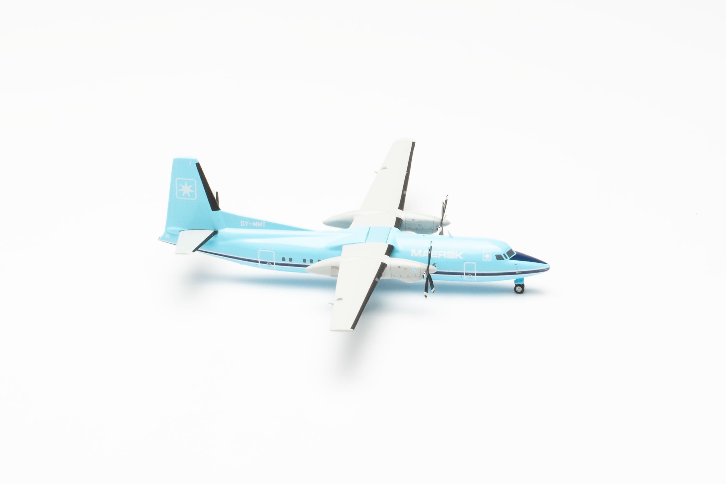 Herpa airplane model Maersk Air Fokker 50 - OY-MMT on a scale of 1 : 200, metal miniature with pedastal, model building, collectors edition