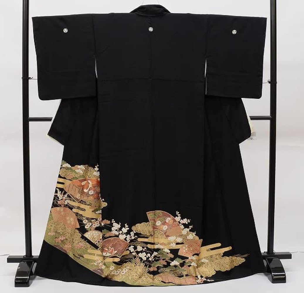 Amazon | (着物ひととき) 黒留袖 正絹 リサイクル着物 三つ紋 比翼付き