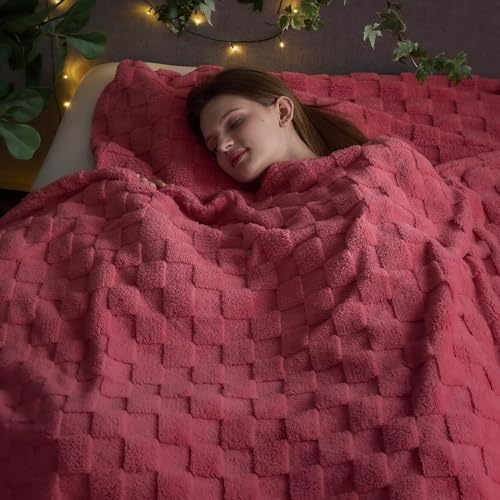 NEWCOSPLAY Super Soft King Blanket Coral Pink Premium Silky Flannel Fleece 3D Checkered Lightweight Bed Blanket All Season Use (Coral Pink Checkered, King(90"x110"))