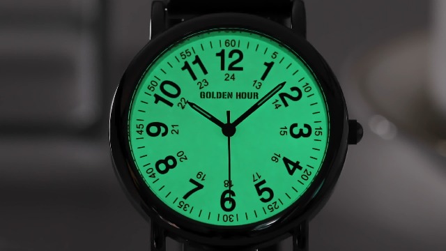GOLDEN HOUR Montre Infirmière Étanche - Cadran Lumineux 24H, Silicone Doux, Trottese Rouge Visible