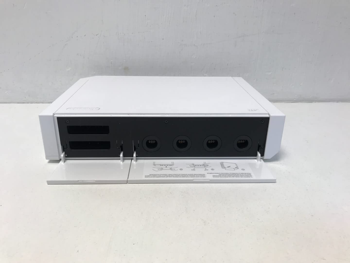 Nintendo Wii Console with Wii Sports + Wii Sports Resort and Motion Plus Controller (Wii) [Edizione: Regno Unito]