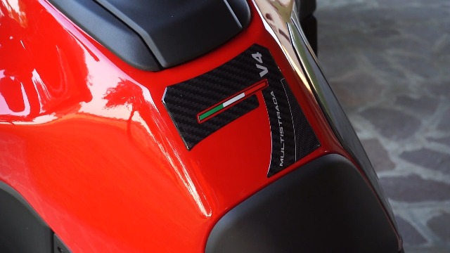 Adesivi 3D Labelbike Per Ducati Streetfighter (fino Al 2019) – Proteggi E Personalizza Il Serbatoio Con Stile Italiano