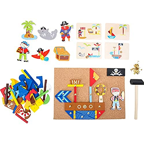 Small Foot 10226 Jeu de clous bois, planche en liège avec motifs de pirates à façonner, à partir de 6 ans jouet de motricité