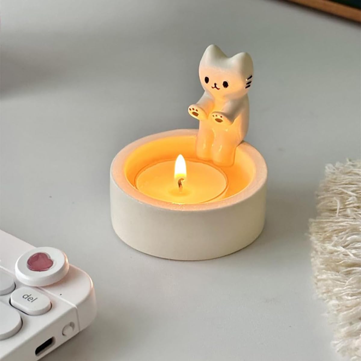 Amazon.co.jp: 子猫のキャンドルホルダー 足を温める 猫 キャンドル