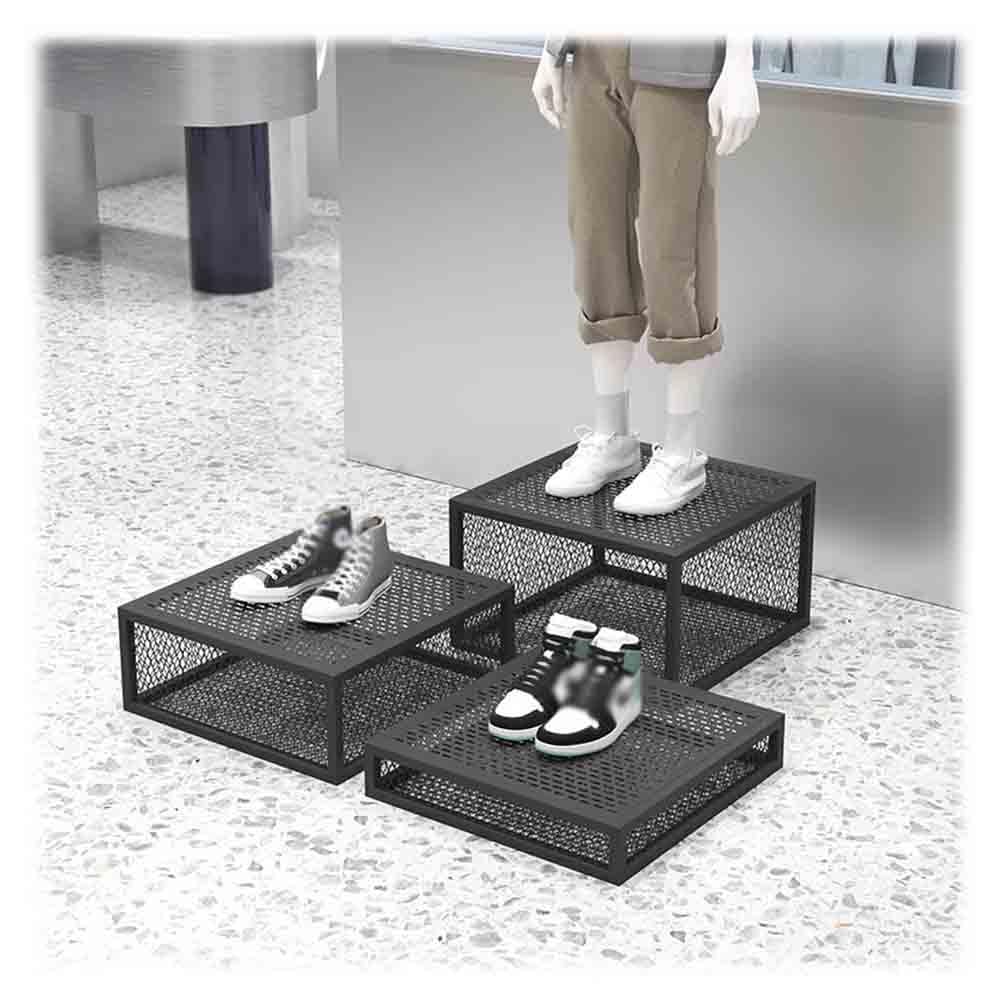Supports de piédestal carrés en métal pour sublimer la vitrine de votre boutique