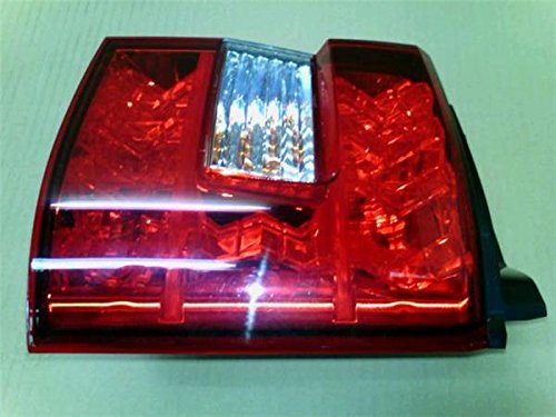 新型 デリカD5 テールランプ 右 美品 三菱 Amazon | 三菱 純正 デリカD5 CV系 《 CV5W 》 右テールランプ