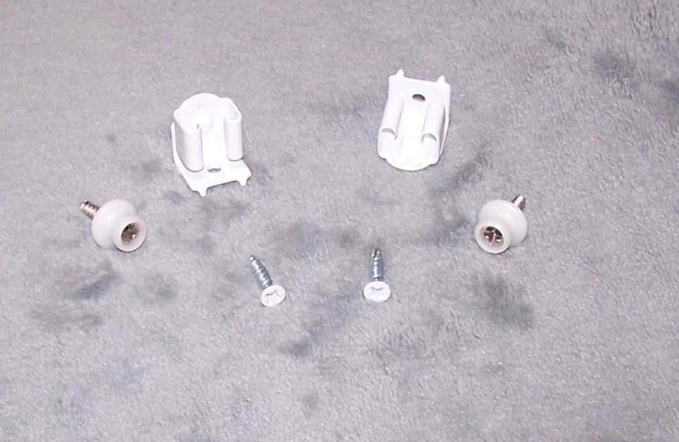 Plantation Shutter Catch/White