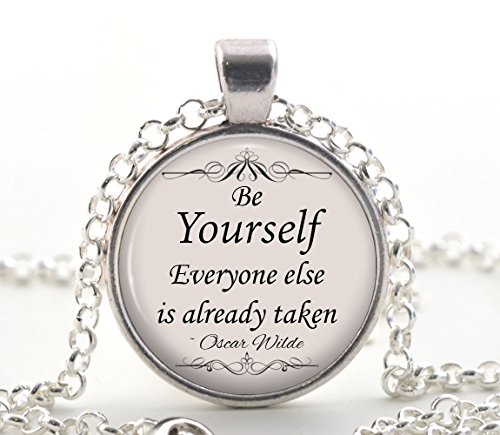 Oscar Wilde Quote Necklace Silver Be Yourself Pendentif Citation Litteraire Unique Inspirational Jewellery Gift Idea Pour Elle