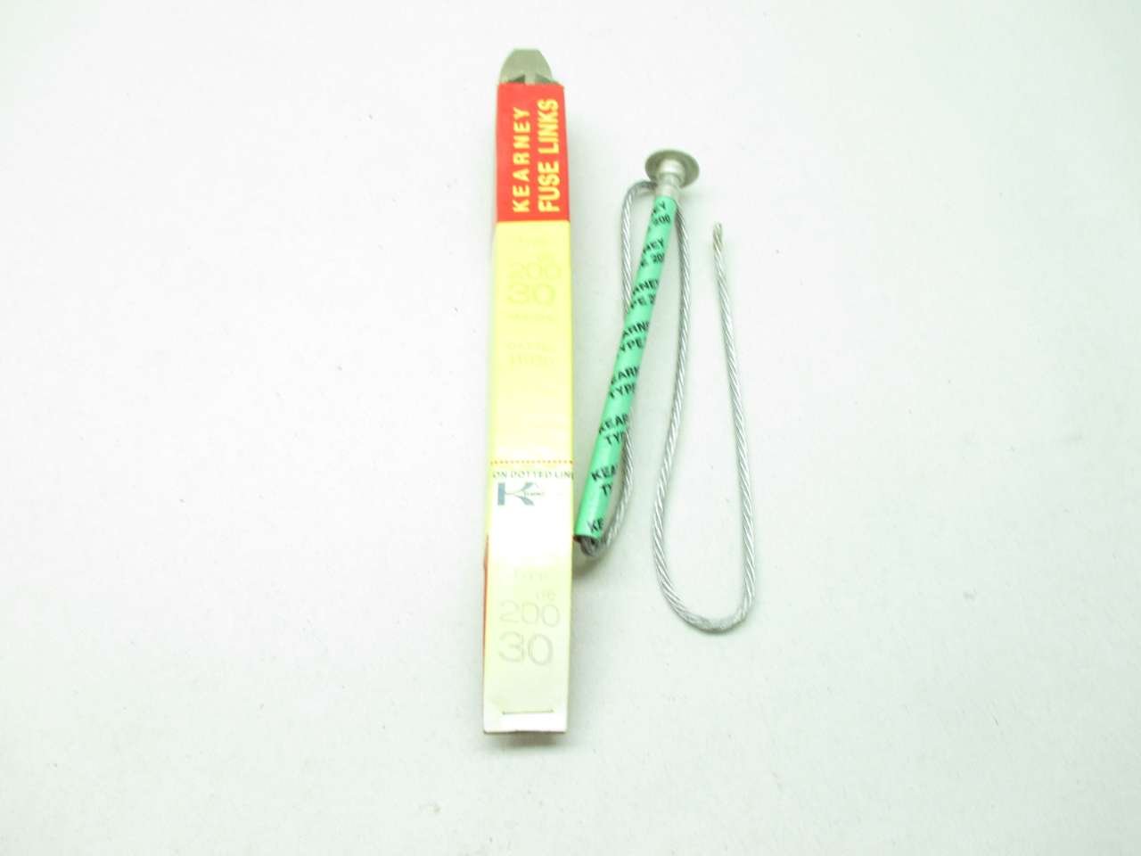 NEW KEARNEY INDUSTRIES 11030 LINK TYPE T 200 30A AMP FUSE D460703