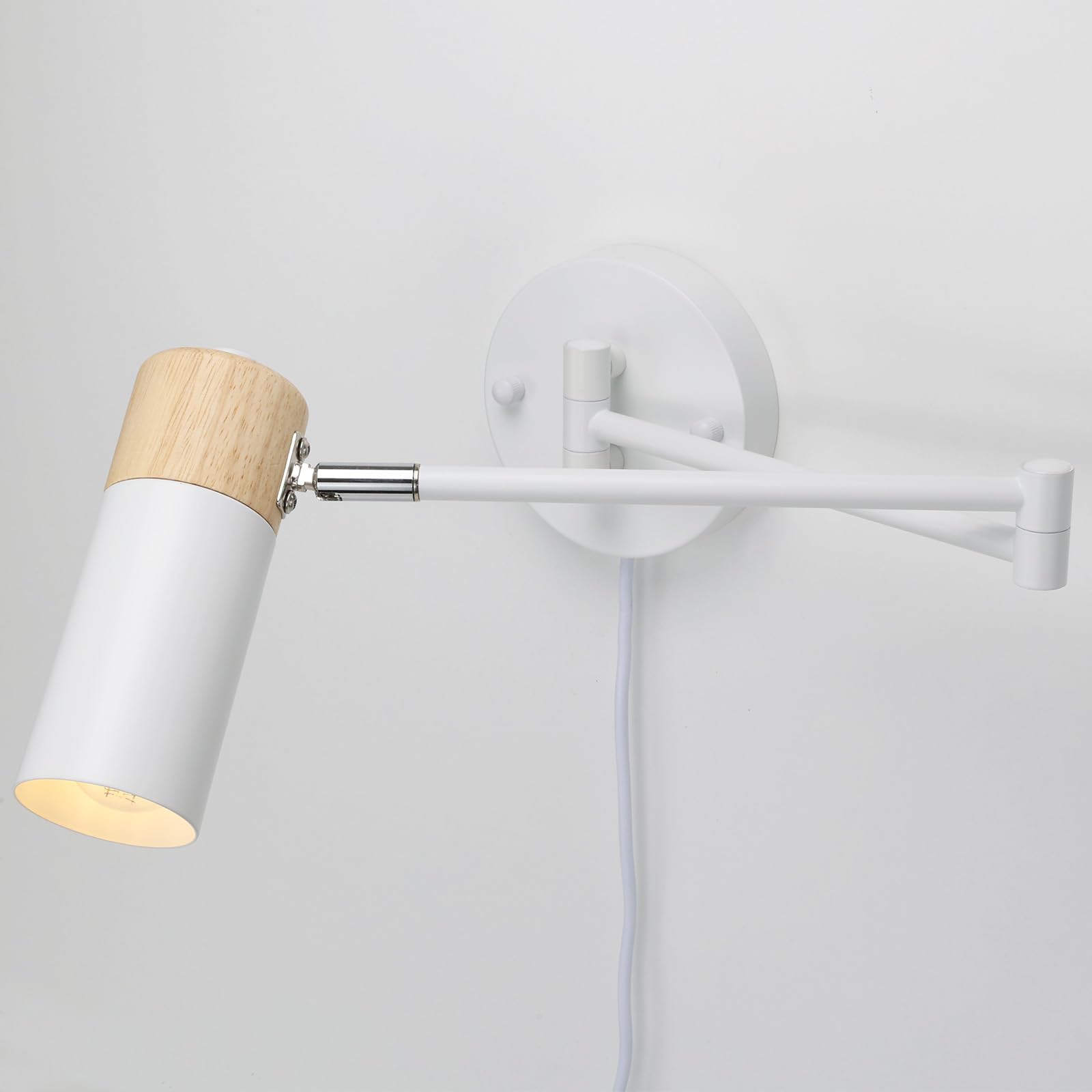 Alpinaluz Aplique de Pared con Madera Natural, Brazo Extensible, Foco E27 Blanco Orientable 360º, Cable con Enchufe e Interruptor, Diseño Nórdico Moderno