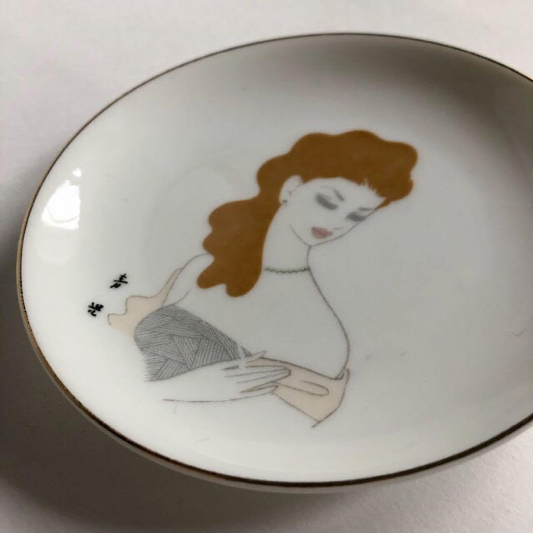 Amazon.co.jp: 東郷青児 花の宴 絵皿 飾り皿 美人画 レトロ ビヤホール 