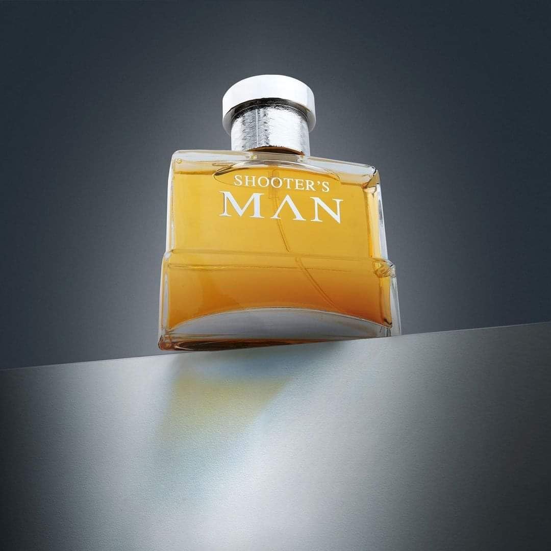 Farmasi Shooters Man, Caja de regalo para hombre, 4 productos con perfume de 100 ml, gel de ducha de 100 ml, loción After Shave 100 ml, Beauty Man Impermeable 575 g