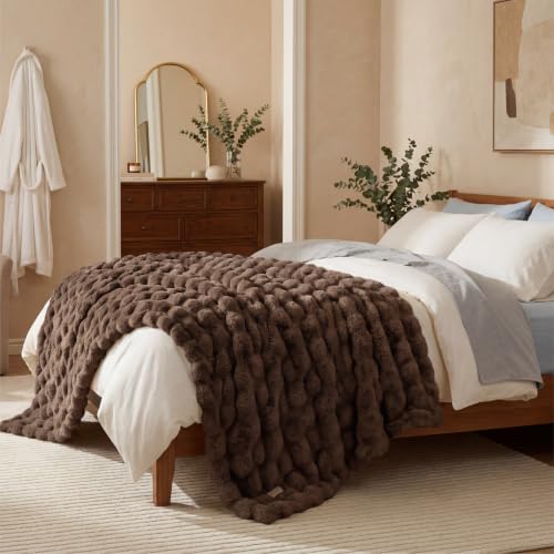 Image of Bedsure Fluffy Bubble Faux Fur King Blanket, 104 inchx90 inch, Chestnut Brown