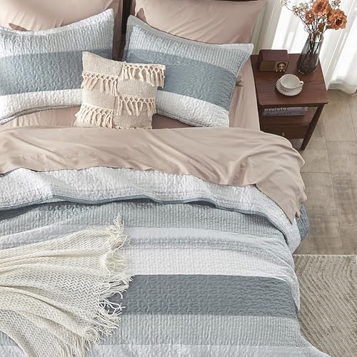 Image of Andency Grey Striped Quilt Set Cal King(104x112Inch), 3 Pieces (1 Quilt and 2 Pillowcases) Patchwork Bedspread Coverlet Set, Soft Lightweight Quilted Bedding Set