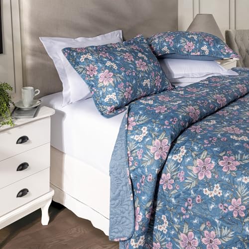BEM CASA Kit Cobre Leito Colcha Boutis 3 Peças Matelado Ultrassônico Estampado Dupla Face Porta Travesseiro Aba Americana Micro Percal 150 Fios (Catarina Azul, Queen)