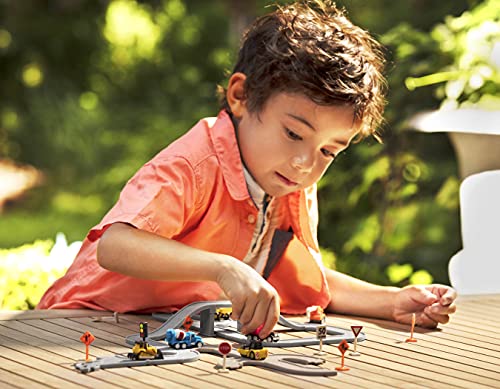 Driven Pocket 57 Teile Baustellen Set mit 6 Mini Autos Kipper, Kran und mehr – Spielzeugautos mit Zubehör und Funktionen Spielzeug ab 3 Jahren