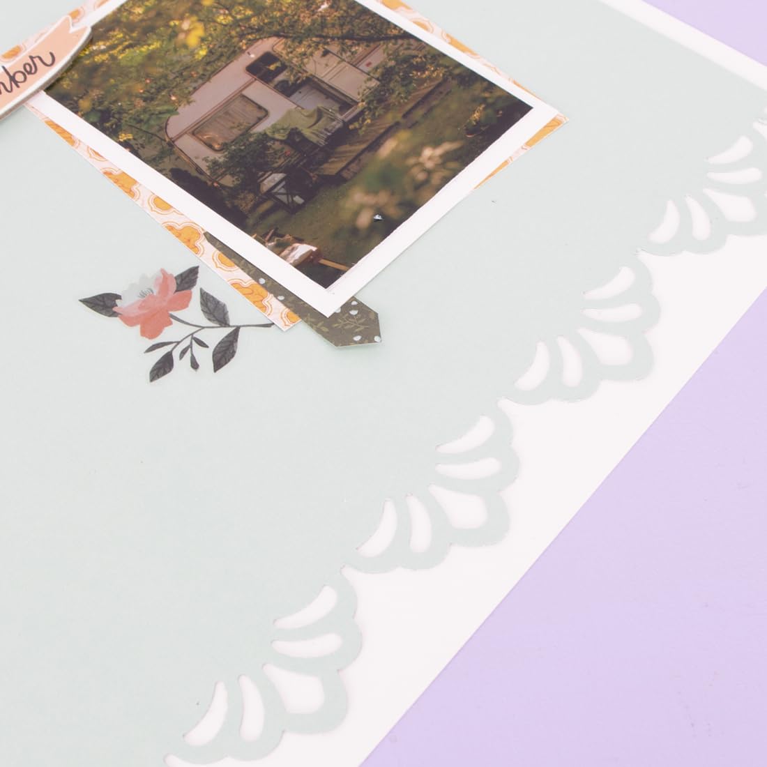 Craftelier - Lever Punch Press for Making Decorative Round Borders with Large Flowers on Paper and Cardboard Specially for Scrapbooking | Size Approx. 4,2 x 3,6 x 4,2 cm