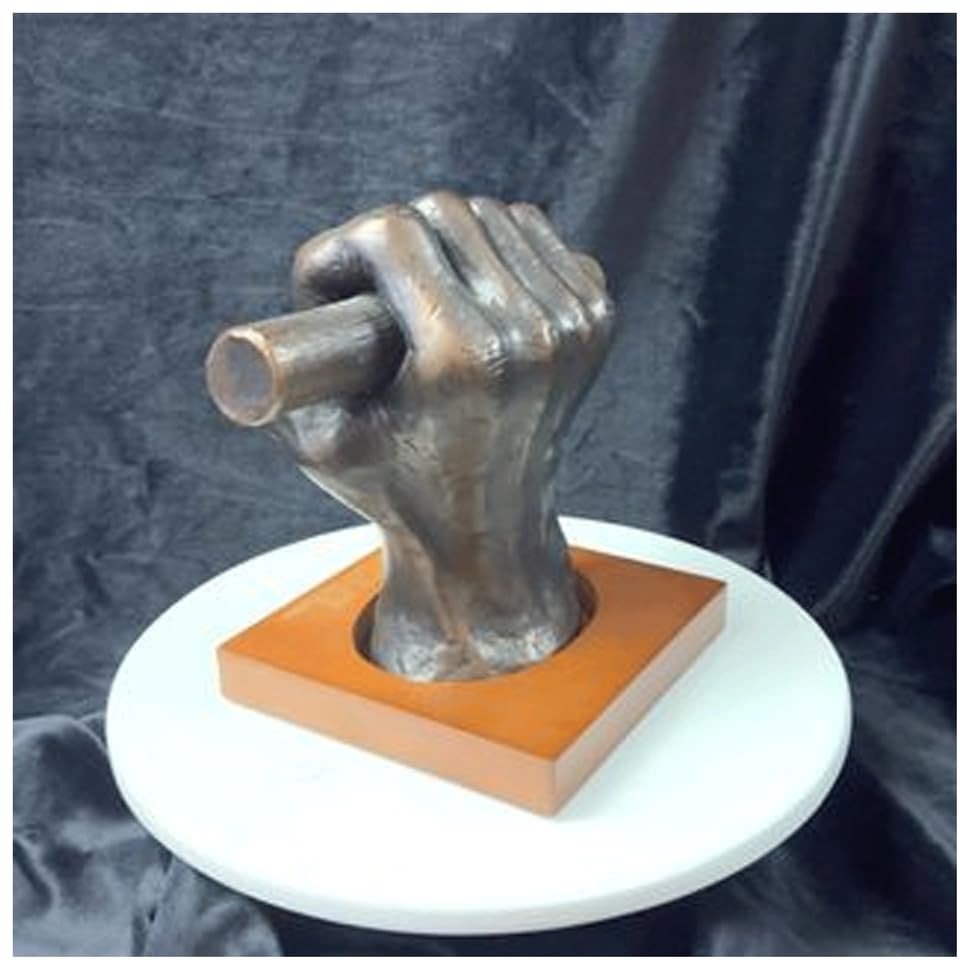 Estatua One Moment In Time 6.5” tono bronce base madera miniatura 4