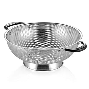 18/8 Stainless Steel Colander, Easy Grip Micro-Perforated 5-Quart Colander, Strainer with Riveted and Heat Resistant Handles, BPA Free. Great for Pasta, Noodles, Vegetables and Fruits