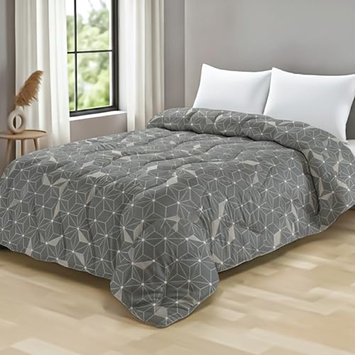 Image of Zinnia Ultra Soft Microfibre Printed Comforter | (Print - Shapes) (BRAYN and Solid Back)