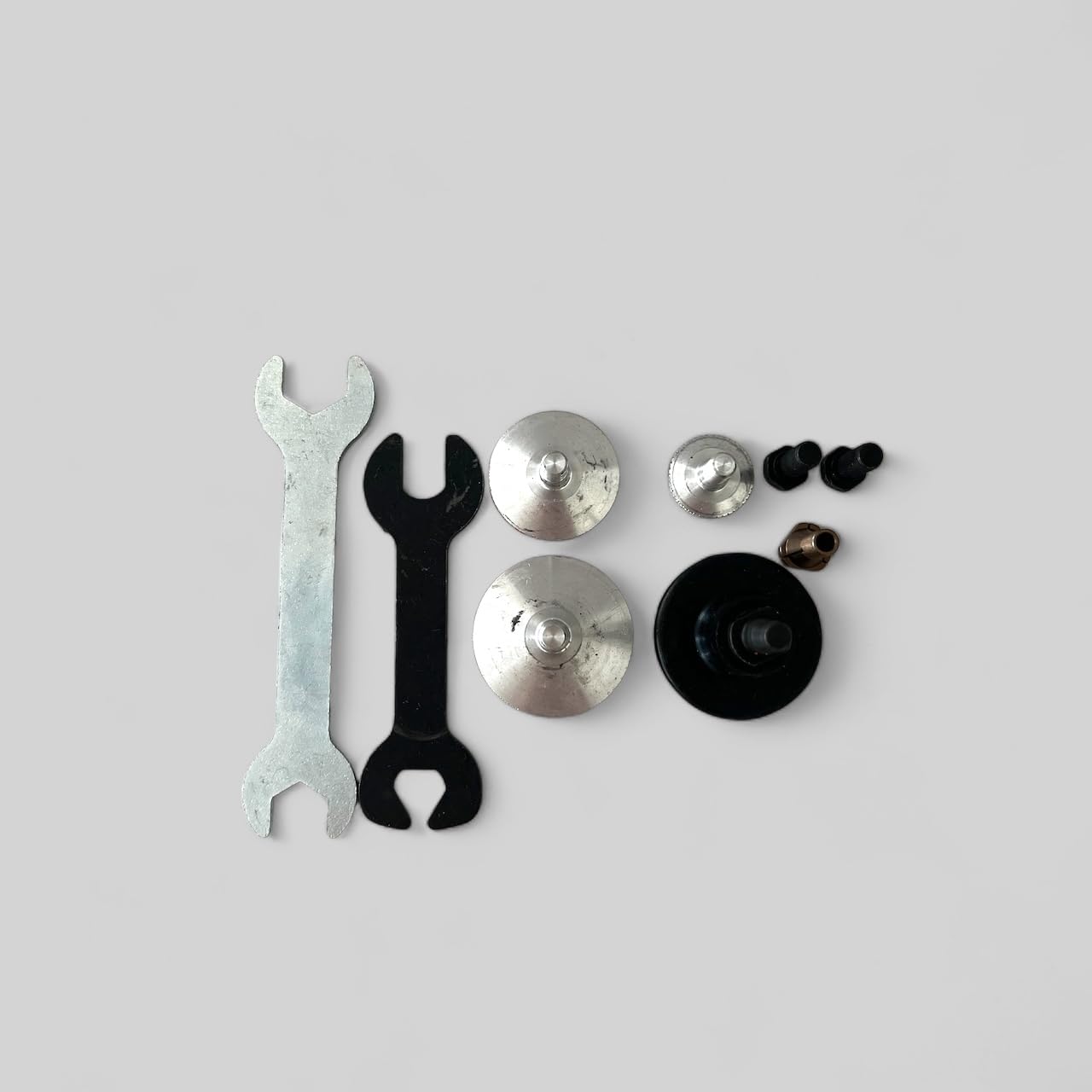 Kit Smerigliatrice P6 di Precisione 550W con Variatore Velocità – Set con Accessori (Pad, Dischi, Mandrino, Taglierino) – Taglio e Finitura Piastrelle e Pietra – Outillage Carreleur 2.0
