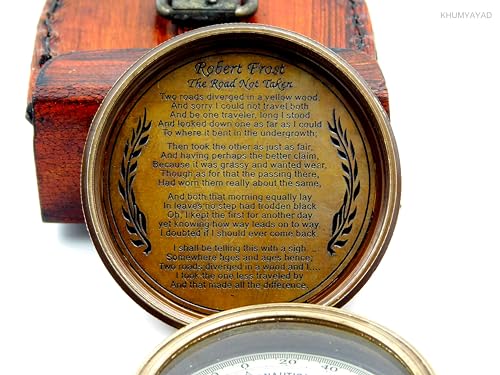 Brújula funcional de latón hecha a mano con funda de cuero y poema grabado de Robert Frost miniatura 4