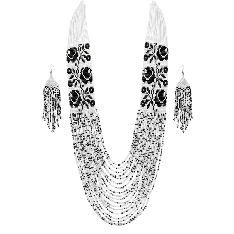 Collar ucraniano Gerdan y pendientes para sustituir joyería común