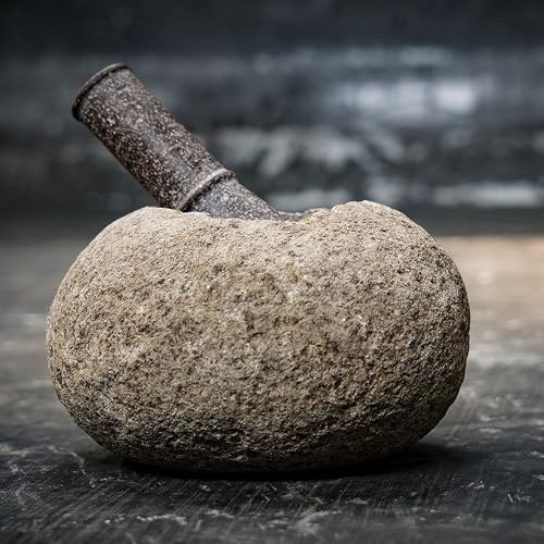 Tokoindah Handgefertigter Naturstein Mörser mit Stößel - Schwerer Vulkanischer Flussstein Gewürzmörser (2,5-3,5kg) - Indonesisches Unikat für Kräuter und Gewürze - Rustikales Küchengerät