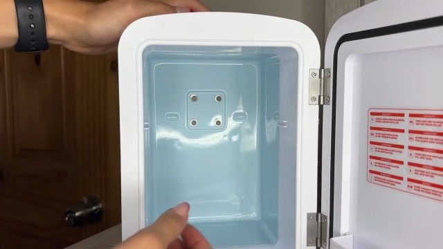 Amazon.com: Xbeauty Skincare Mini Fridge With Dimmable LED Mirror