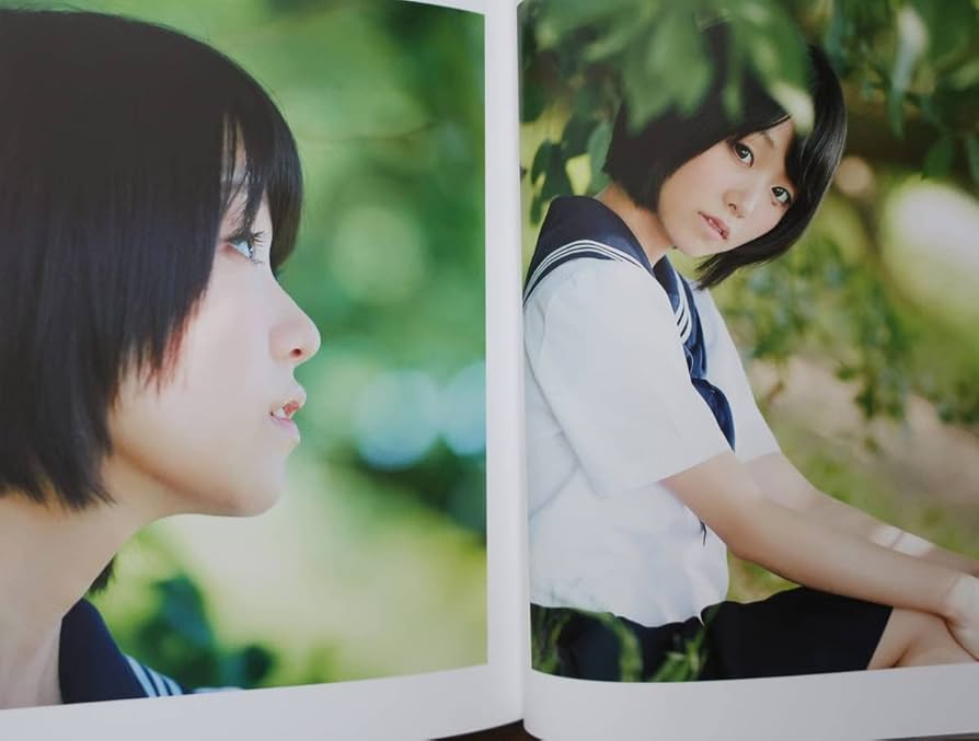 Amazon.co.jp: くろねこ直筆サイン入り写真集KURONEKO◇人気
