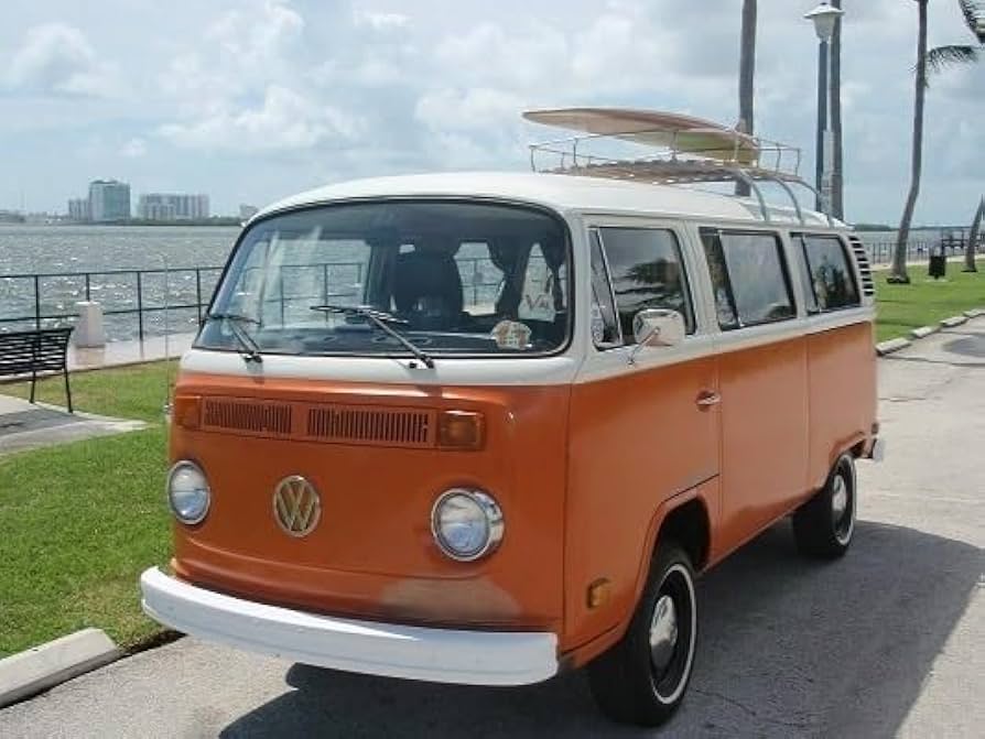 Volkswagen フォルクスワーゲンスケートボード オレンジバス　未使用品 Volkswagen フォルクスワーゲンスケートボード オレンジバス 未