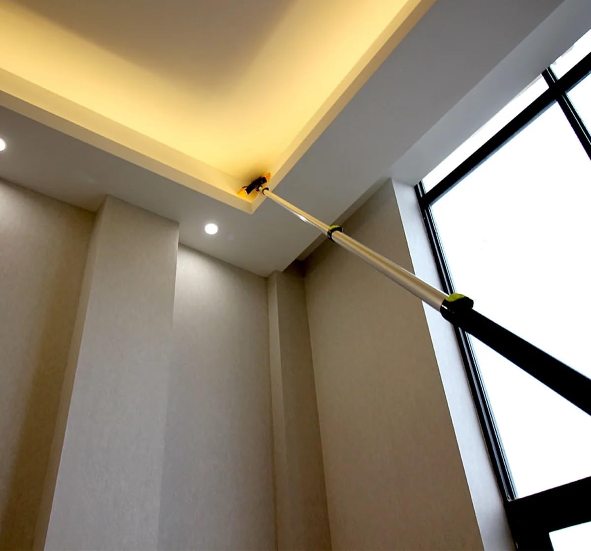 Neustanlo | Dreiecksbesen inkl. Teleskopstange 400 cm mit intuitiven Schnellspannsystem und ergonomischen Handgriffen | ideal zur Pflege von Haus und Garten