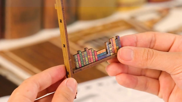 Kit DIY Book Nook Book Nook Monde Magique avec Lumière LED et Housse Protection - Jeux