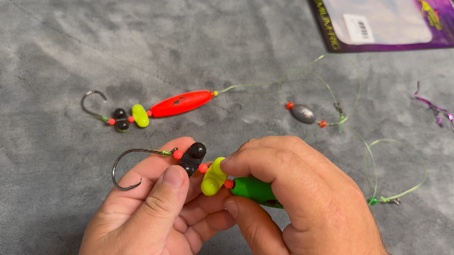 Hungry-Cat Tackle Premium Catfish Ready Rig, 2-Pack, Bright Green/Red, with 3 oz Egg Sinker Weights. : Sports & Outdoors