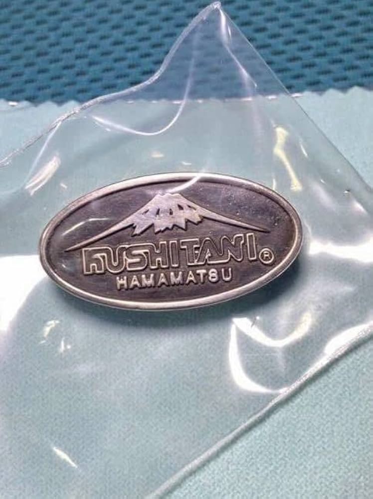 ケンマ・コズメ ピンバッジ ケンマ・コズメ ピンバッジ