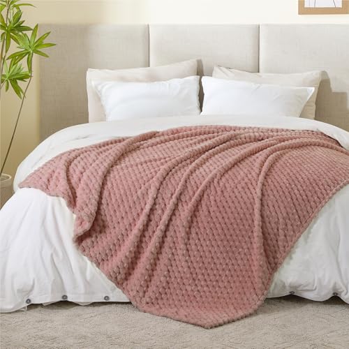 Image of BEDELITE Dusty Pink Throw Blanket for Couch, Soft Gifts for Women, 50 * 60 | 3D Jacquard Decorative Fleece Blanket, Super Soft Plush Throws, Cute Birthday Gift for Women & Men, Suitable for All Seasons
