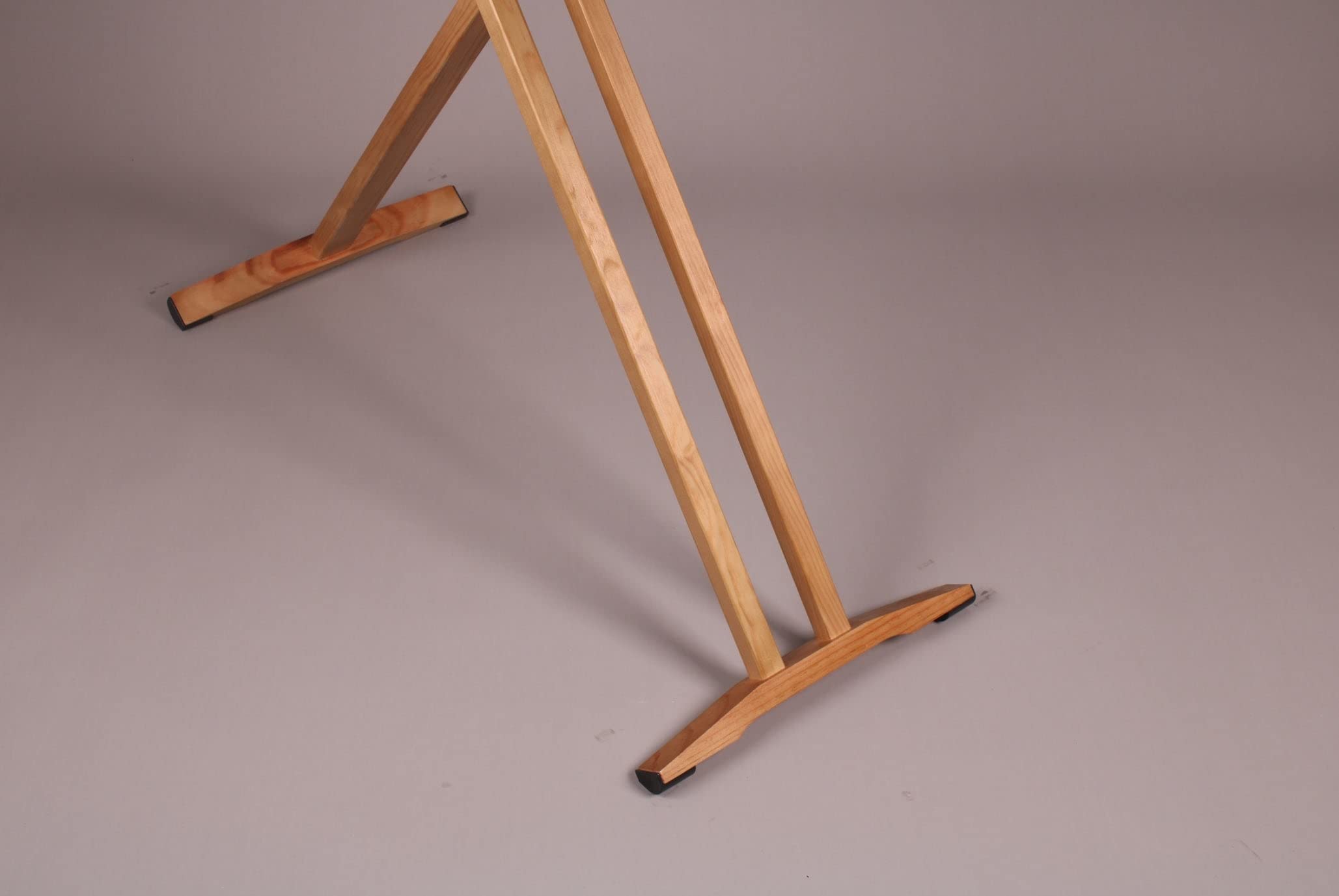 Table à Repasser NUBAR en Bois Massif 130x47 cm Hauteur réglable jusqu'à 92 cm avec Repose-Fer et Support Centrale Vapeur