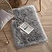 HEQUN Non-Slip Tappeto in Finta Pelle di Pecora-Agnello | Morbido e Peloso per Stanza da Letto o Soggiorno | Tappeto Soffice o Copertura per Divani e Sedie (60 x90CM, Grigio)
