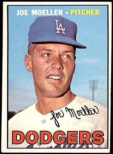 1967 Topps # 149 xWHT Joe Moeller Los Angeles Dodgers (Baseball Card) (No Faint Vertical White Steak Down Center of Hat) VG Dodgers