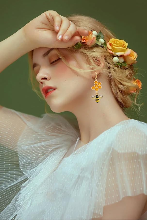 Bee Honeycomb Earrings for Women Simple Geometric Hexagon Honeycomb Beehive Dangle Earrings Dainty Bee Earrings Honeycomb Jewelry Costume Accessories - Image 2