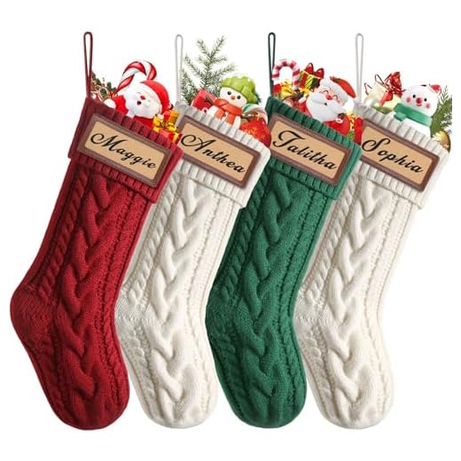 Weldomcor Lot de 4 Chaussette de Noël Personnalisé nom, Tricotés Décorations de Bas de Noël Grand 46 cm Chaussettes Noel de Cheminée à Suspendre Xmas Sac Cadeau Sac de Bonbons (Rouge, Blanc, Vert)