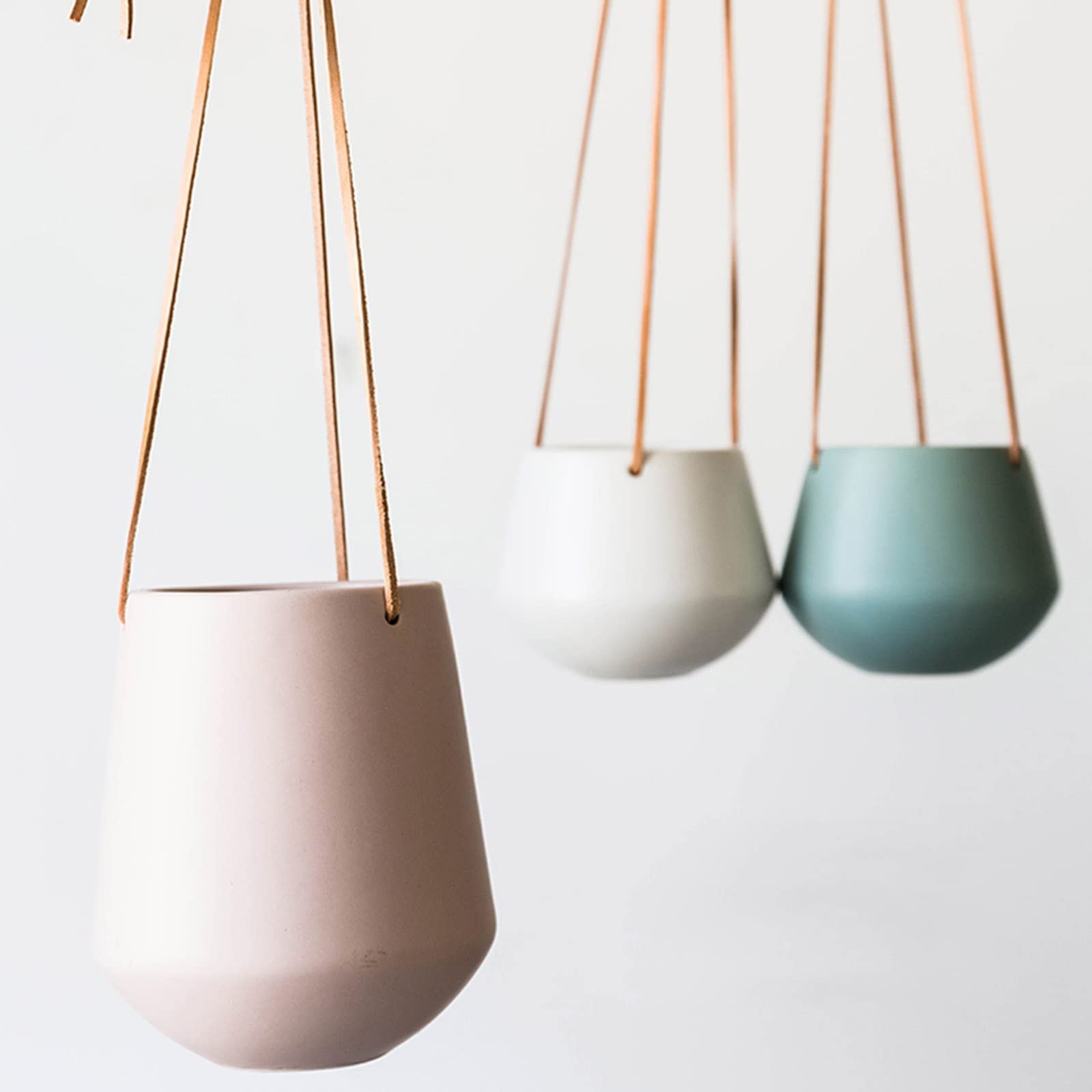 TOMYEUS Wiszące doniczki, wiszące donice z koszem na rośliny, porcelanowe doniczki z linką do wnętrz, na ścianę, sufit, doniczki, wieszak na rośliny, (kolor: B)