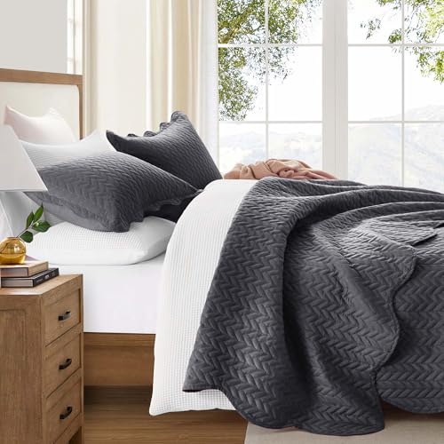 IR Imperial Rooms Queen Quilt Bedding Set Size (90" x 96") + 2 Pillow Shams (20" x 26"+ 2") - 3 Pcs All Season Lightweight Reversible Microfiber Coverlet Embossed Quilt Bedspread (Charcoal)
