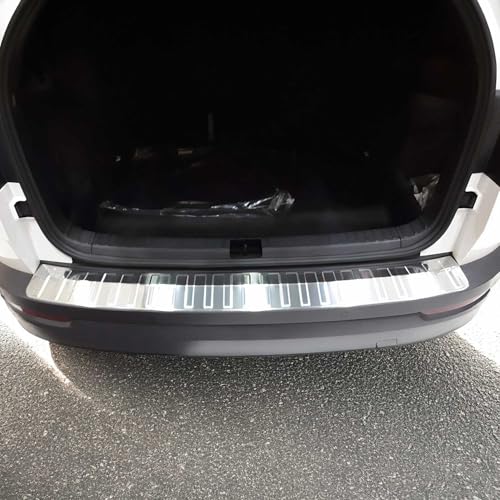 Protection de pare-chocs arrière pour Skoda Karoq 2017-2026 en inox poli OMAC