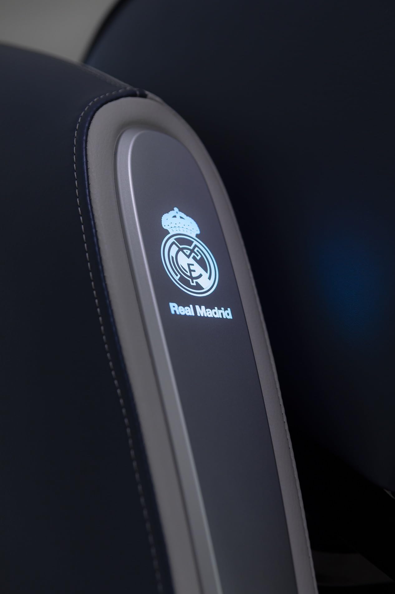 GLOBAL RELAX Real Madrid | Advance Sillón Masaje 3D Oficial del Real Madrid | Gravedad Zero Total | Presoterapia | Escaneo Cuerpo con IA | Tren Masaje SL de 135 cms | Bluetooth | Control Voz